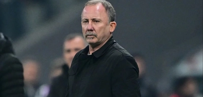 Beşiktaş'ta Yaprak Dökümü: Sergen Yalçın ve Serkan Reçber ile Yollar Ayrıldı!
