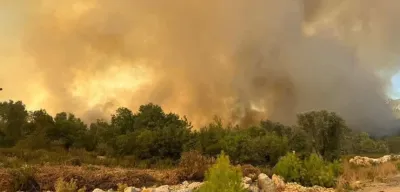 Antalya'nın Serik İlçesinde Korkutan Yangın!