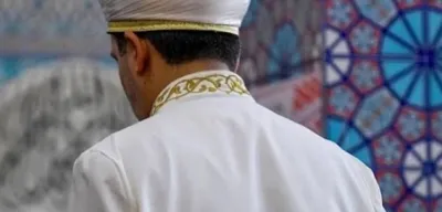 Diyarbakır'daki İmam Hatip Lisesinde Cinsel İstismar İddiası: 17 Yaşındaki Öğrencisini Aracına Çağırıp Taciz Etmiş!