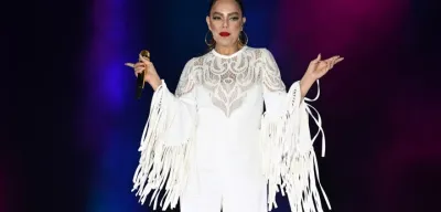 Ebru Gündeş'in Yılbaşı Gecesi Kazanacağı Ücret Belli Oldu! Mansur Yavaş'ın Ünlü Şarkıcıya Ödediği Rakam Gündem Olmuştu