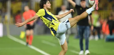 Ferdi Kadıoğlu Brighton'a Transfer Oldu! Yıllık 3.5 Milyon Euro Kazanacak