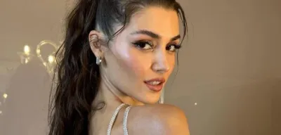 Hande Erçel Dünyanın En Güzel 3. Kadını Seçildi
