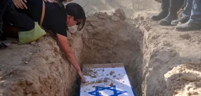 Hizbullah Golan Tepeleri'ni Hedef Aldı: 50'den Fazla Roket Fırlatıldı