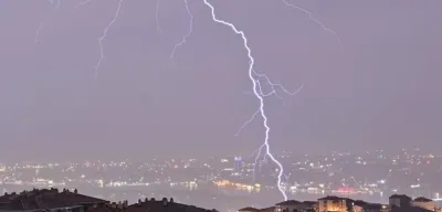Kışlıkları Dolaptan Çıkarın, Şemsiyenizi Unutmayın! Havalar Soğuyacak, Sağanak Geliyor
