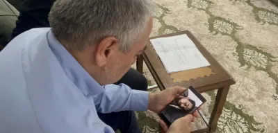 Sednaya'dan Gelen Görüntü Umutlandırdı: 11 Yıldır Öldü Sandığı Oğlunu Gören Babanın İçler Acısı Hali Yürek Yaktı!