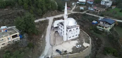Suriye'ye Dönmeden Önce 12 Yıldır Yaşadığı Antakya'ya Cami Yaptırdı