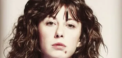 Taş Kağıt Makas Dizisi Emel Kimdir? Burcu Halaçoğlu’nun Canlandırdığı Emel’in Hikayesi ve Özellikleri