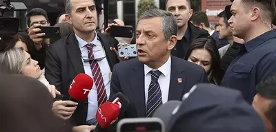 Özel'den İmamoğlu'na Silivri'de Ziyaret