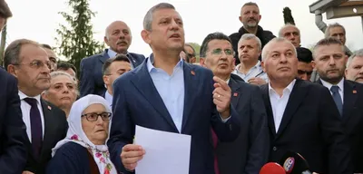 Özgür Özel, Ekrem İmamoğlu'nun Memleketi Trabzon'da İmza Kampanyası Başlattı