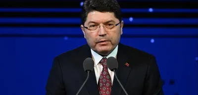 Bakan Tunç'tan Özgür Özel'e Tepki