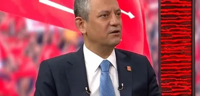 Kendisine "Armut Gibi Geziyor" Diyen Yılmaz Özdil'e Özgür Özel'den Sert Tepki: "Geri Vitesi Yedirirler"
