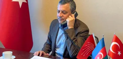 Özgür Özel'den Anneler Günü Kutlaması