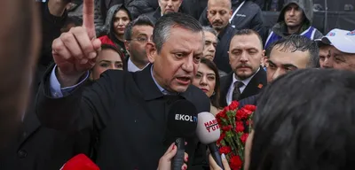 Özgür Özel'den Gürsel Tekin'e Sert Sözler!