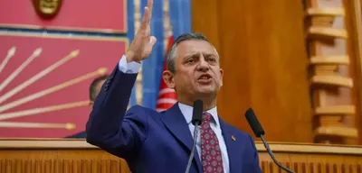Özgür Özel'den "Dış Politikada Teslimiyet" Çıkışı: Türkiye Amerikan Planının Bir Parçası Yapılıyor