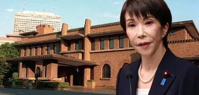 Japon Başbakan hamam böceğini öldürmedi, yalnız hissetti