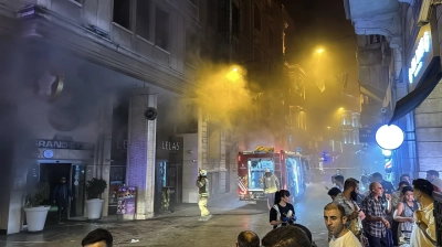 Beyoğlu’nda 9 Katlı Otelde Yangın! Oteldekiler Tahliye Edildi
