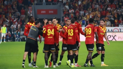 Göztepe, Trabzonspor'u 2-1 Mağlup Ederek Yenilmezlik Serisine Son Verdi!