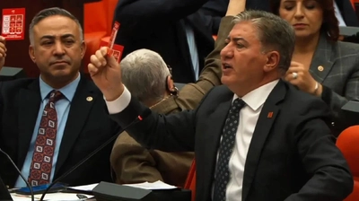 CHP'den TBMM'de Kırmızı Kart! Sırrı Süreyya Önder Böyle Tepki Verdi