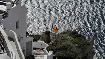 Santorini Adası'nda OHAL ilan edildi