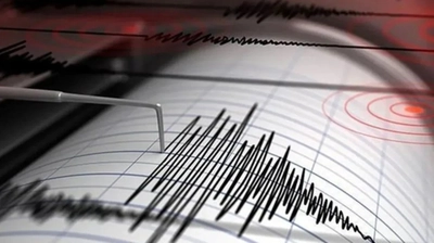 İzmir'de 4 Büyüklüğünde Deprem