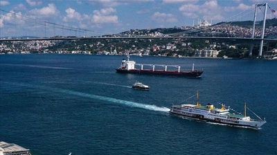 İstanbul'da Gemi Trafiği Askıya Alındı