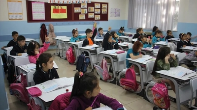 Okullarda Ara Tatil ve Ramazan Bayramı Tatili Birleşti: Peki Cuma Günü Okul Var Mı?