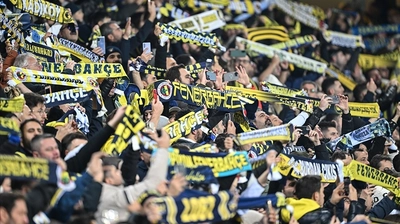Fenerbahçe Taraftarından 'Yönetim İstifa' Tezahüratı