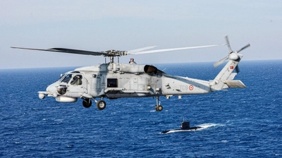 Deniz Kuvvetlerine Ait Helikopter Acil İniş Yaptı