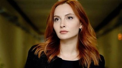 Başak Gümülcinelioğlu'ndan Cannes'da Bebek Müjdesi