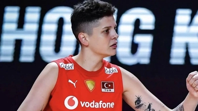 Ebrar Karakurt Yuvaya Döndü: Eczacıbaşı Dynavit'le Anlaştı