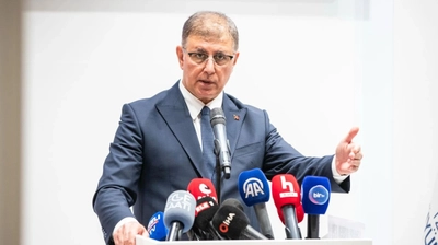 İzmir Büyükşehir'de Toplu İş Sözleşmesi Krizi Gündemde: Cemil Tugay'dan İşçi Çıkarma ve Maaş Zammı Açıklaması!
