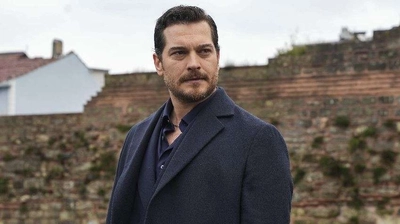 Çağatay Ulusoy'dan 'Uykusuz Adam' Filmi!
