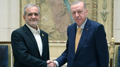 Erdoğan ile İran Cumhurbaşkanı Pezeşkiyan Görüştü: Türkiye, Barış İçin Ara Bulucu Rolüne Hazır