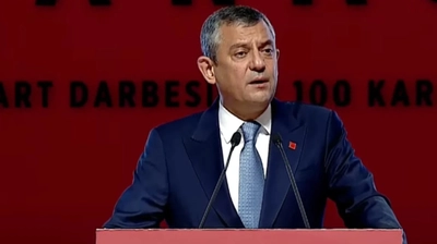 Özgür Özel'den İzmir Operasyonu Yorumu: "Bizi Tartışmanın İçine Çekmeye Çalışıyorlar"