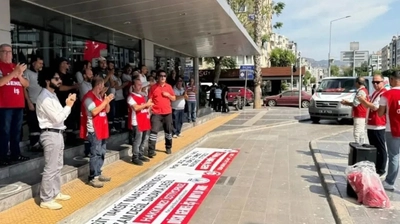 CHP'li Karşıyaka Belediyesinde Maaş Krizi Büyüyor: İşçiler ve Memurlar Eylemde