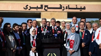 AK Parti Heyeti Refah Sınır Kapısı'na Gitti