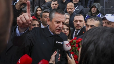 Özgür Özel'den Gürsel Tekin'e Sert Sözler!