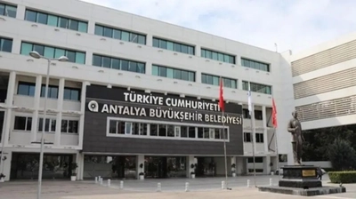 Antalya Büyükşehir Belediyesi'ne Rüşvet Operasyonu: 17 Gözaltı!