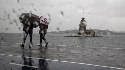 Meteoroloji'den İstanbul Dahil 17 İl için Sağanak ve Fırtına Uyarısı