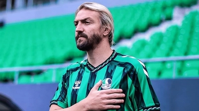 Sakaryaspor'da Caner Erkin Devri Kapandı: 12 Maçta 4 Kırmızı Kart Bardığı Taşırdı!