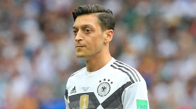 Mesut Özil'den Şampiyonluk Kehaneti: Dualarım Fenerbahçe ile