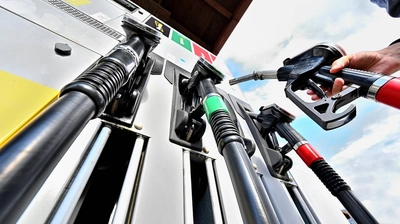 Avrupa'da Enerji Alarmı: Akaryakıt Fiyatlarına "Savaş" Müdahalesi