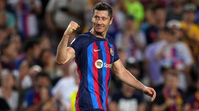 Transferde Devlerin Savaşı: Beşiktaş ve Fenerbahçe Robert Lewandowski'nin Peşinde!