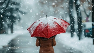 Meteoroloji'den 5 Günlük Rapor: İstanbul'a Sağanak, Doğu'ya Kar Geliyor!