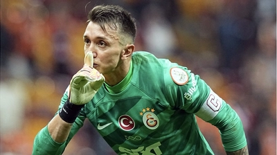 Muslera'nın Dönüşü Sosyal Medyayı Salladı: Uruguay Kampında "Yılların İzi" Gündem Oldu