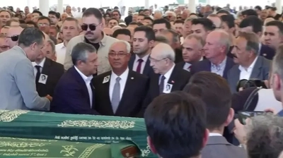 Özel ve Kılıçdaroğlu, Olcay Baykal'ın Cenazesinde Tokalaştı