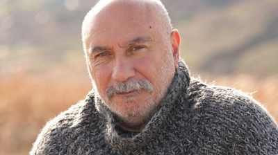 Mustafa Avkıran, Uzak Şehir Kadrosuna Katıldı