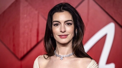 Anne Hathaway'den Hakkındaki 'Sahte Hamilelik' İddialarına Esprili Yanıt