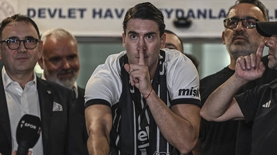 Beşiktaş, Dusan Vlahovic'in Maaşını KAP'a Bildirdi
