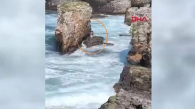 Deniz Yasağını İhlal Eden Kişi Kayalıklarda Mahsur Kaldı